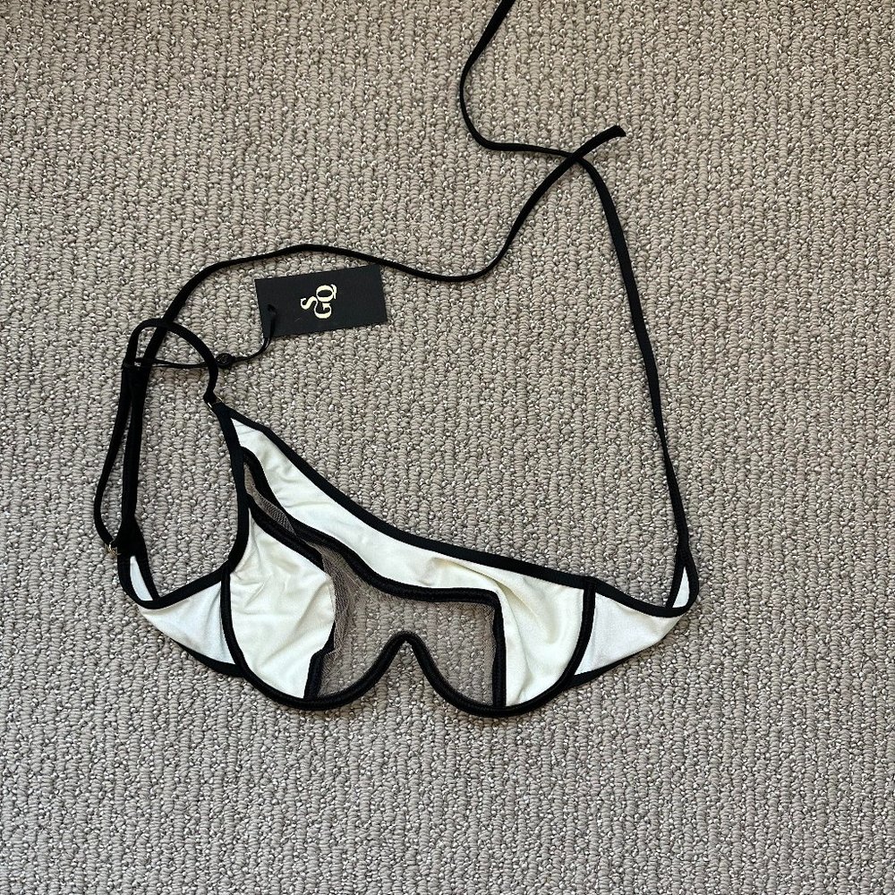 God Save Queens White / Black Lingerie Bra XSmall GODSAVEQUEENS